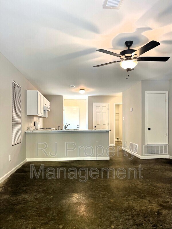Foto del edificio - 4423 Range Line Rd
