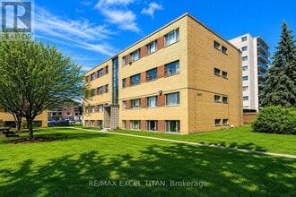 Building Photo - 799 Robinson St