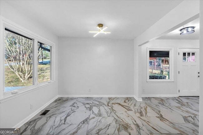 Foto del edificio - 2142 Cloverdale Dr SE