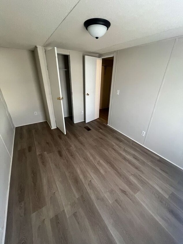 Primary Photo - Warm 2 Bed 1 Bath Home