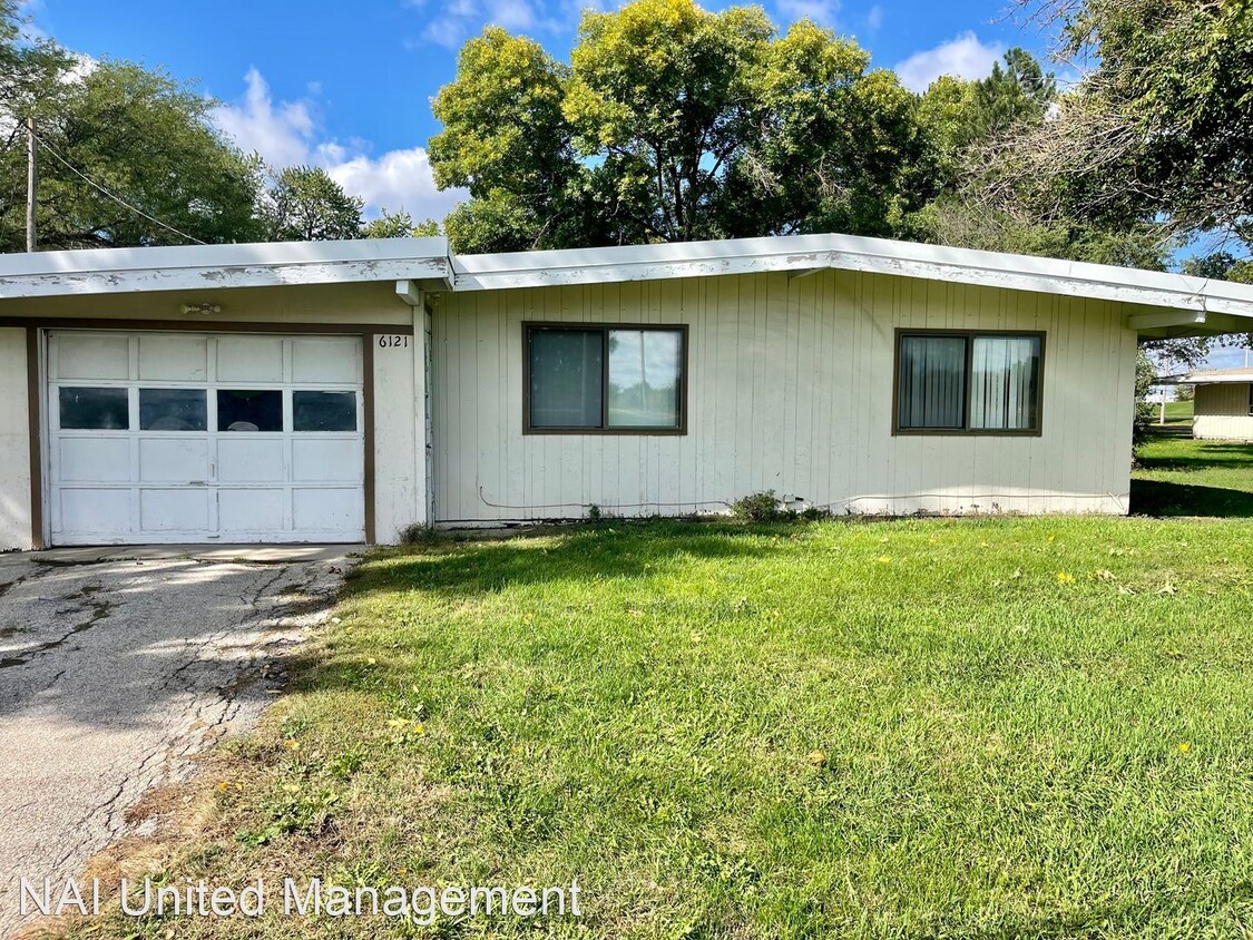 Primary Photo - 2 br, 1 bath House - 6121 MacArthur