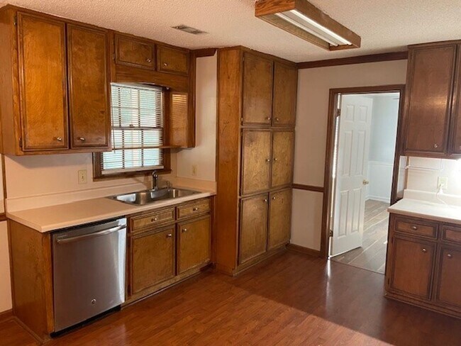 Building Photo - 235 Joana Dr