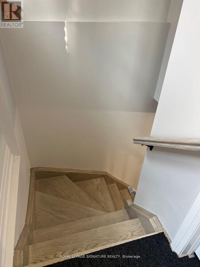 Photo du bâtiment - 1040 Runningbrook Dr