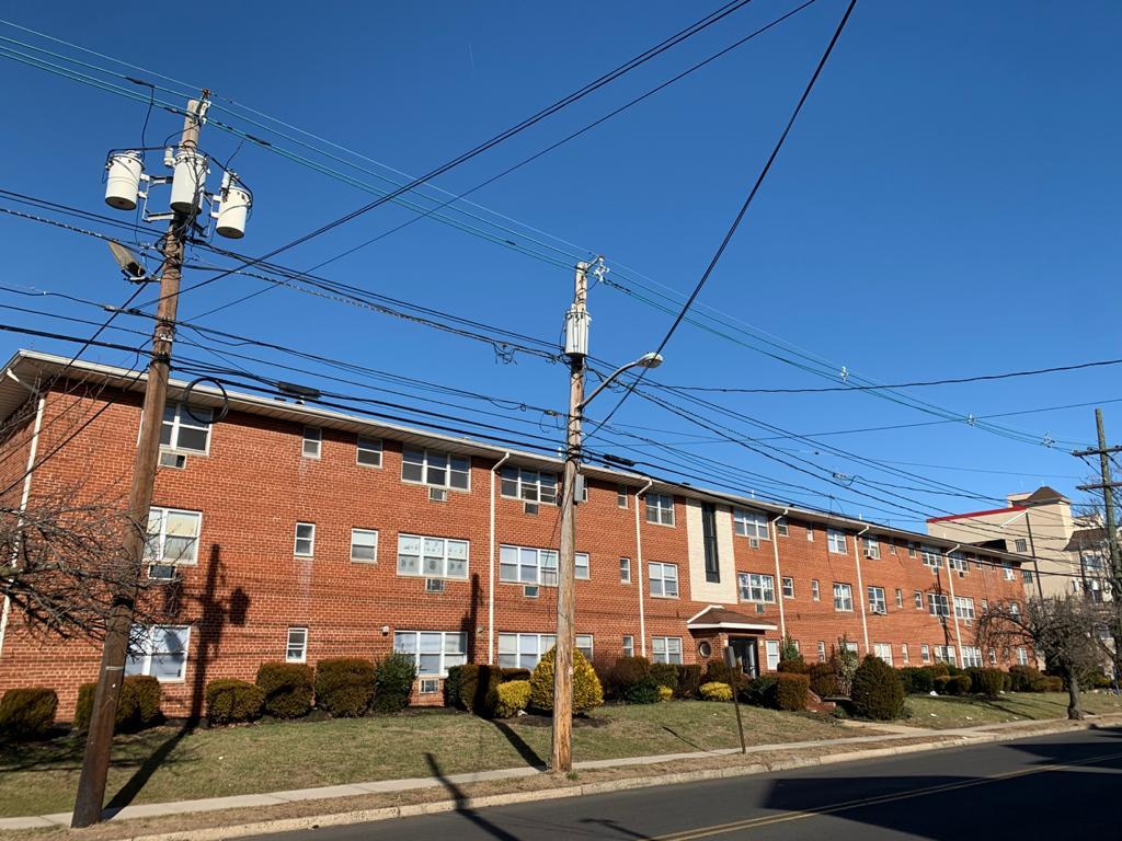 Foto principal - 415 W Grand St