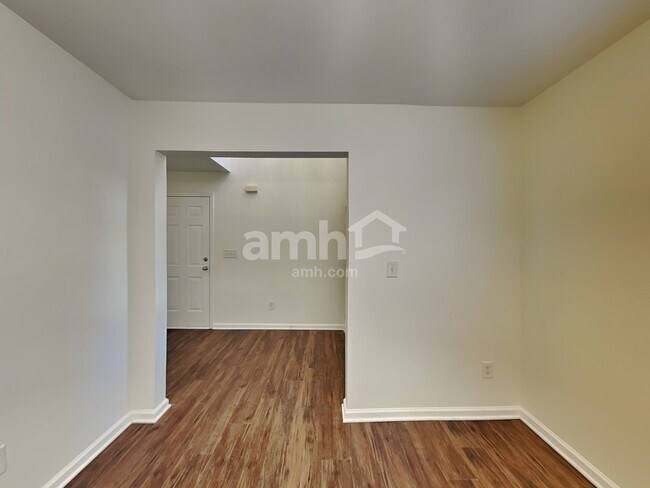 Building Photo - 720 Marthas View Drive