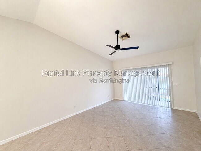 Foto del edificio - 320 SW 3rd Pl