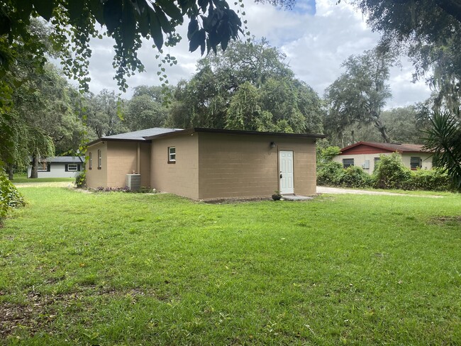Building Photo - 1608 Long Ln