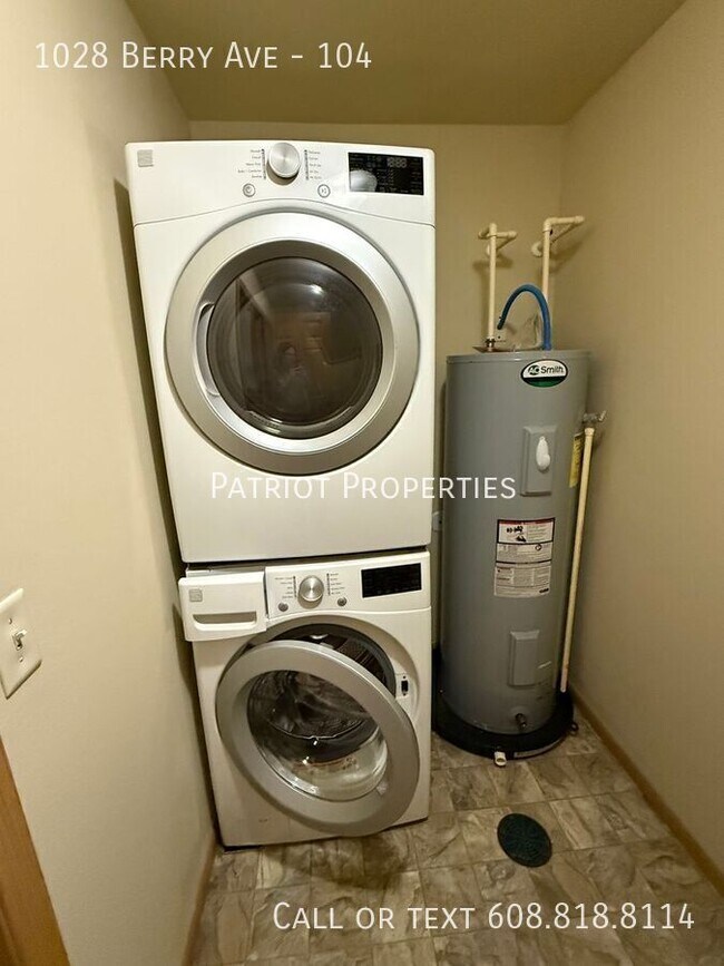 Foto del edificio - 1028 Berry Ave