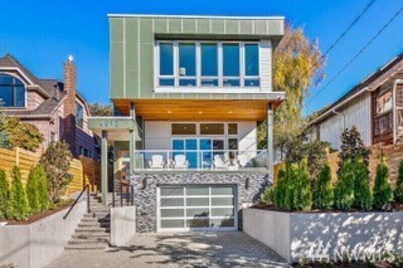 Primary Photo - 6012 Palatine Ave N