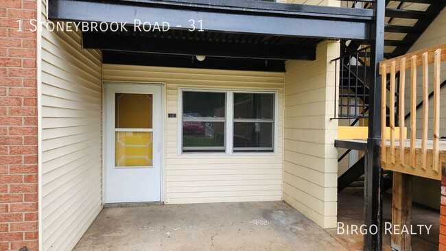 Building Photo - Beautiful 1 Bedroom Apartment- Move in Tod...