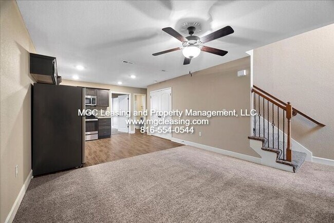 Foto del edificio - 2102 Hickoryleaf Ln
