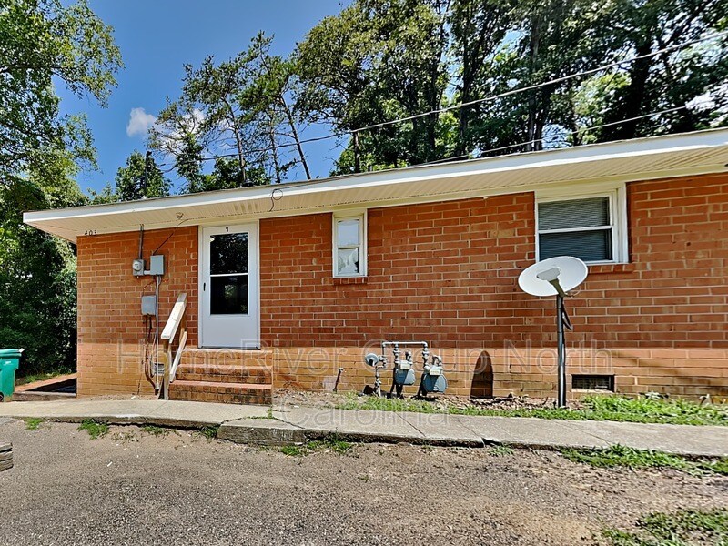 Primary Photo - 403 Summit St