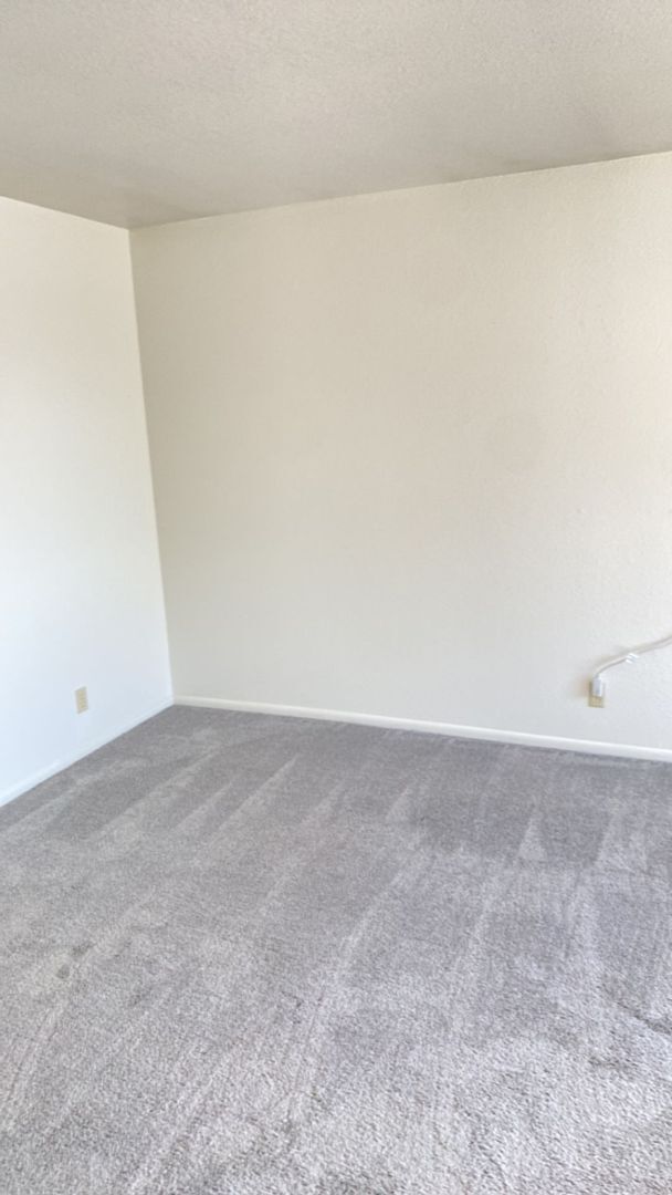 Building Photo - Nicely Updated Townhome In A Small Town