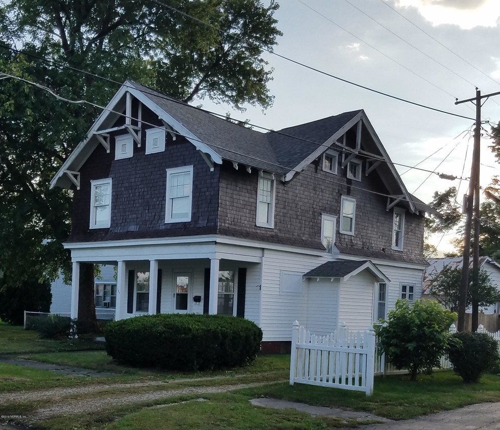 Primary Photo - 135 S 4th St