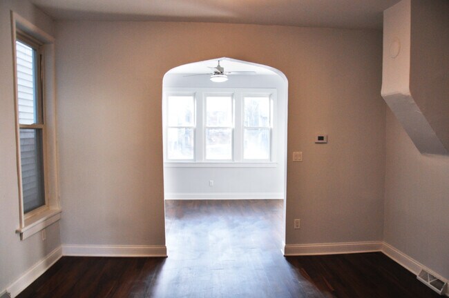Foto del edificio - 2529 N Washtenaw Ave