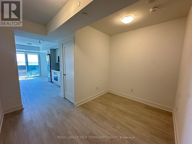 Photo du bâtiment - 2545-2545 Simcoe St N