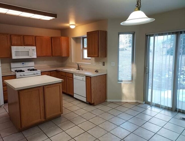 Cocina 1 - 420 Pembrook Ln