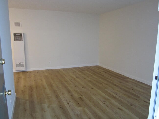 Building Photo - Goshen Apartments