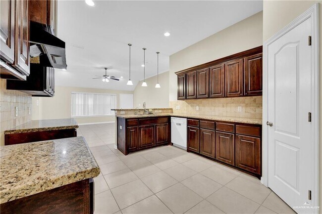 Foto del edificio - 2308 Water Willow Dr