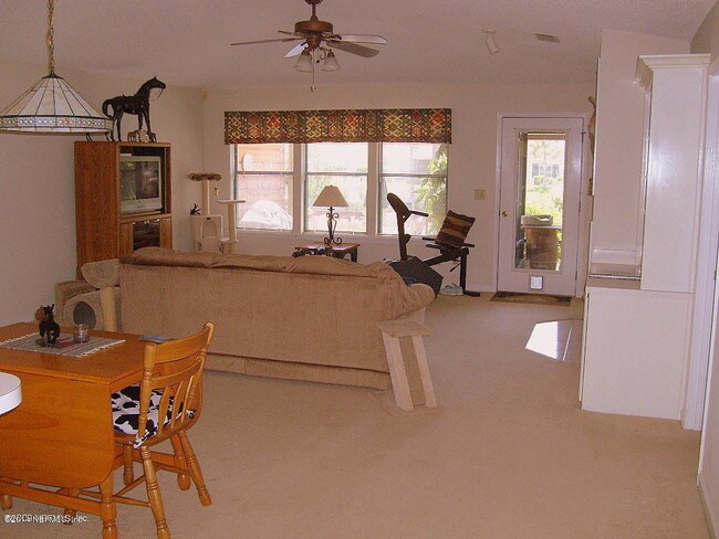 Building Photo - 23 Fox Valley Dr