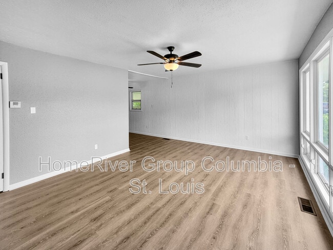 Building Photo - 18 Melvin Dr