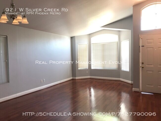 Building Photo - 921 W Silver Creek Rd