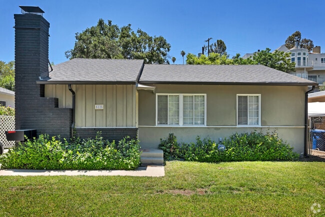 Building Photo - 5125 Canoga Ave