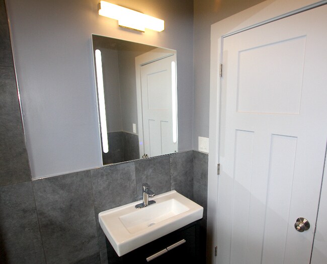 Foto del edificio - 4422 Maxwell St