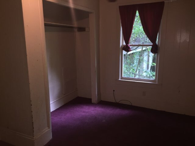 Building Photo - 1654 Weinstock St