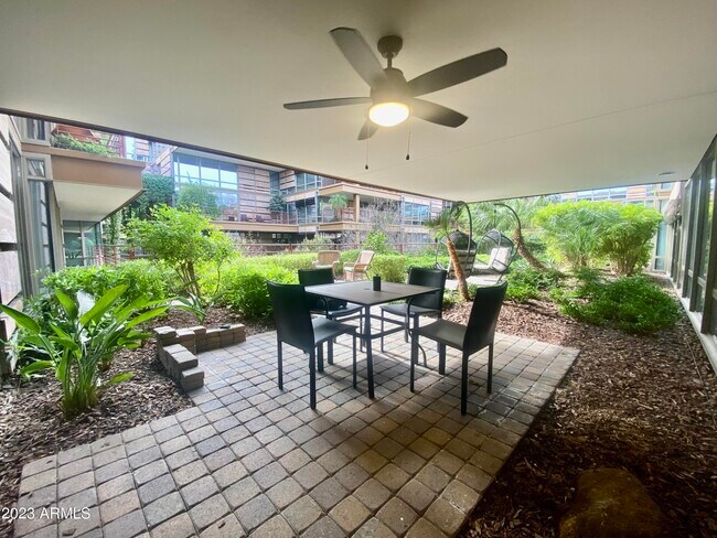 Building Photo - 7167 E Rancho Vista Dr