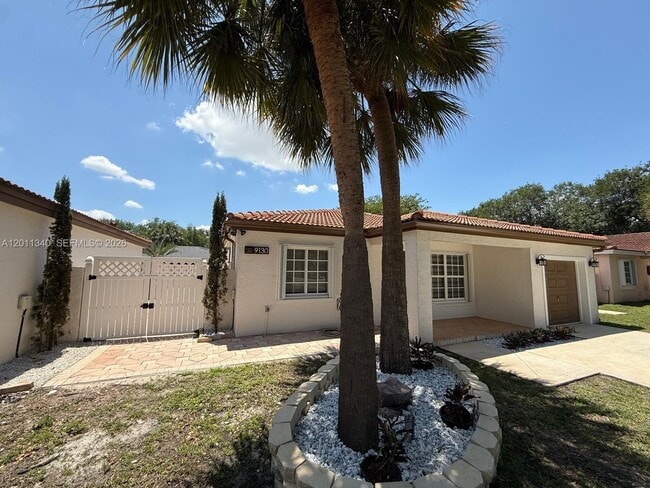 Foto del edificio - 9130 NW 193rd St