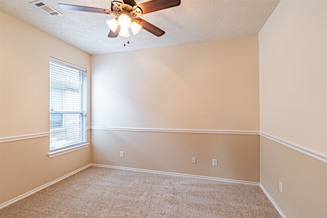 Foto del edificio - 17911 Serene Shore Dr