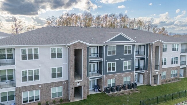 Building Photo - Viridian Apartments