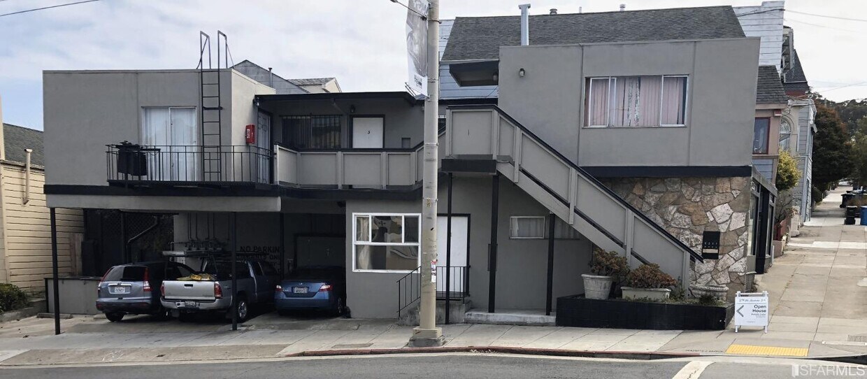 Primary Photo - 300 Cortland Ave
