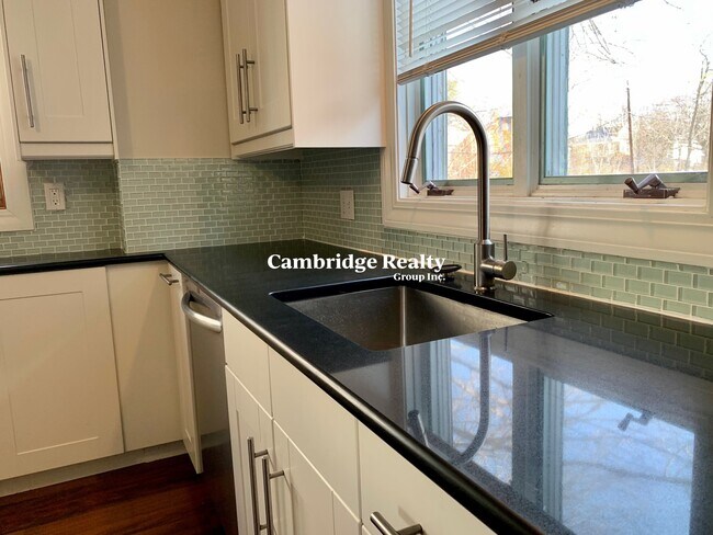 Foto del edificio - 60 Homer Ave