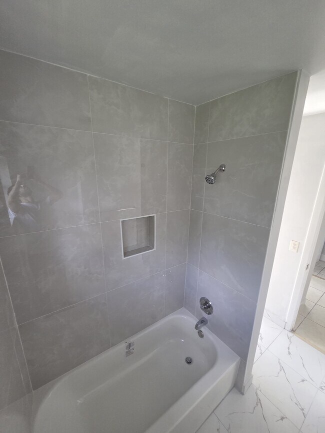 Foto del edificio - 2455 NW 207th St