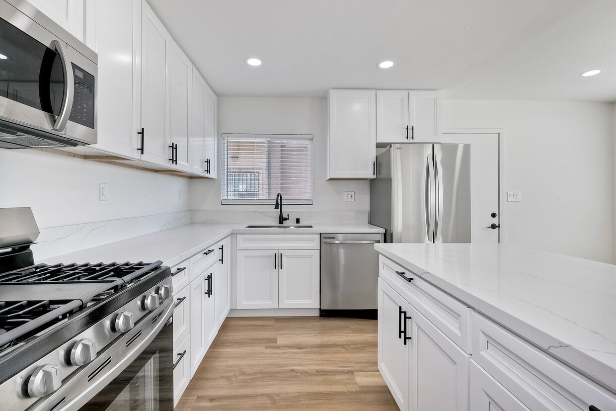 Foto principal - Beautiful Logan Heights Remodeled House