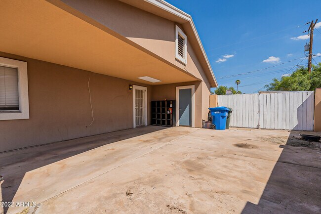 Foto del edificio - 5944 W Mulberry Dr