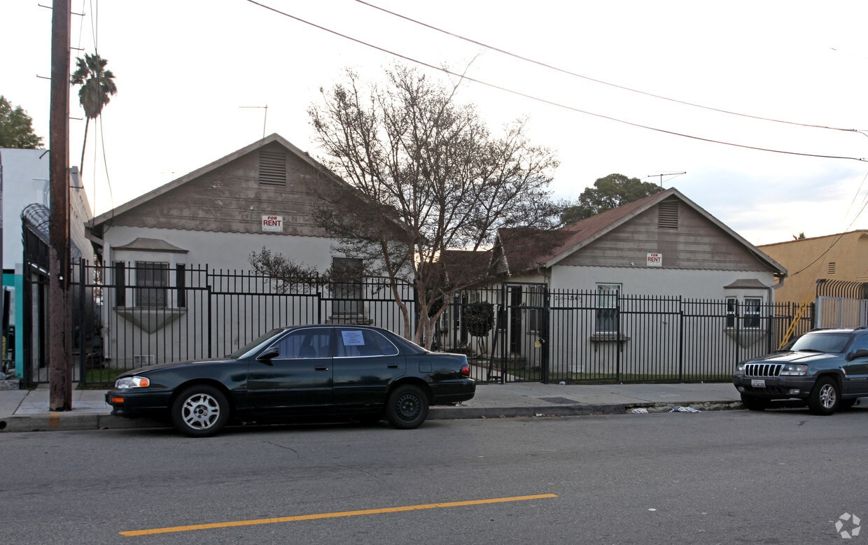 Building Photo - 1206 Avenue 54