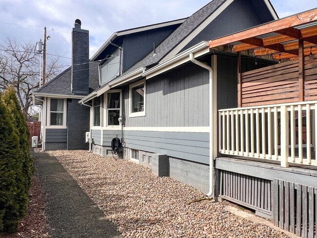 Building Photo - 3BD/2BA+FLEX HOME IN LEBANON