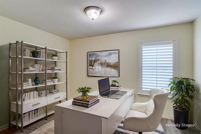 Foto del edificio - 4533 Maidstone Way