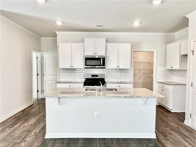 Building Photo - 74 Manor Wy