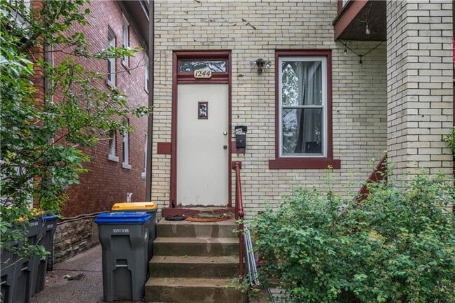 Building Photo - 1244 Hillsdale Ave