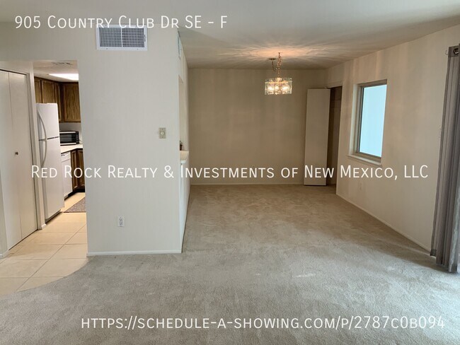 Foto del edificio - 905 Country Club Dr SE