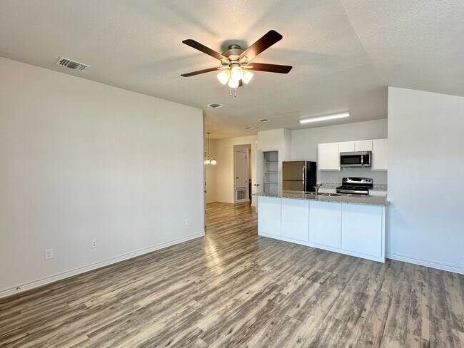 Foto del edificio - 1817 Clovis Dr