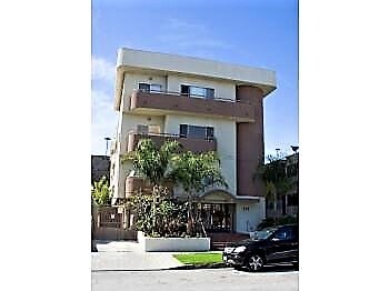 Building Photo - 111 S Croft Ave