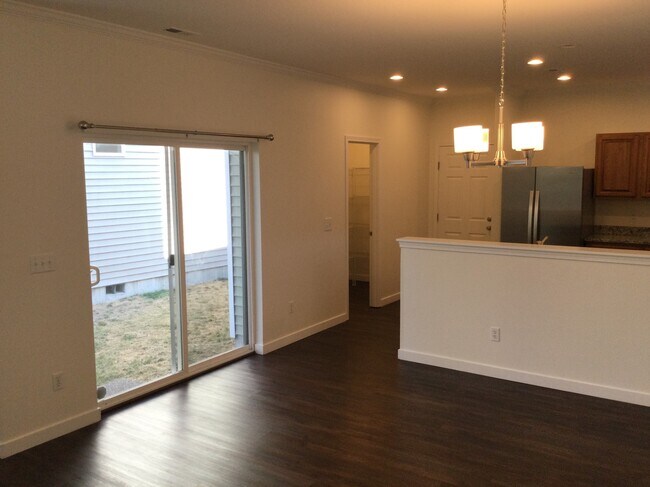 Foto del edificio - 4300 Edgewater Blvd NE