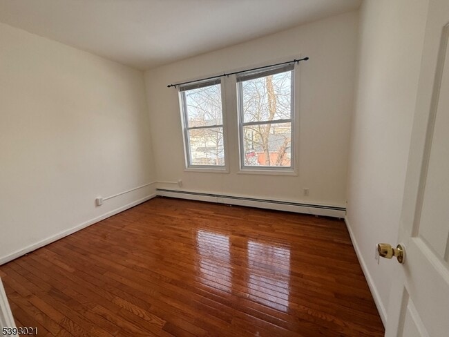 Building Photo - 403 S Clinton St