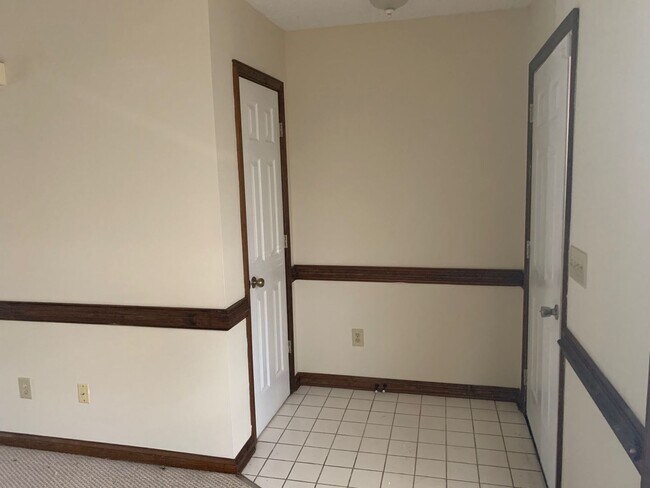 Foto del edificio - Beautiful home located right outside City ...