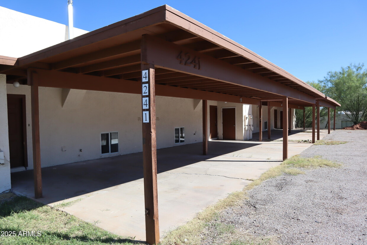 Primary Photo - 4241 Plaza Oro Loma